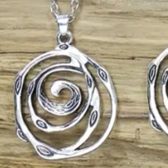 Vintage Retro Ethnic Round Disc Necklace & Earring Set - Silver Electro-Plated - Picture 2 of 4